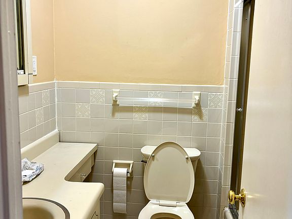 4th image of 6322 12th Ave Floor 3