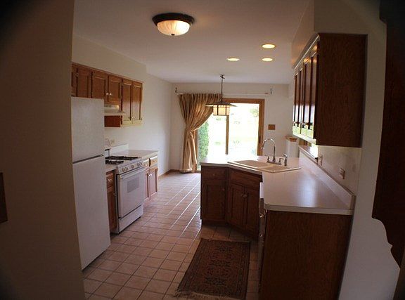 5th image of 18137 Pheasant Lake Dr