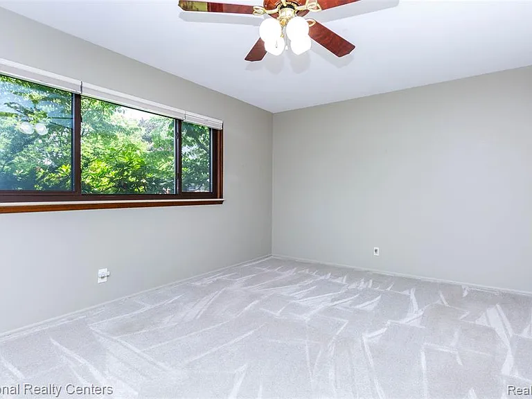 2475 Lafay Dr — Photo 10
