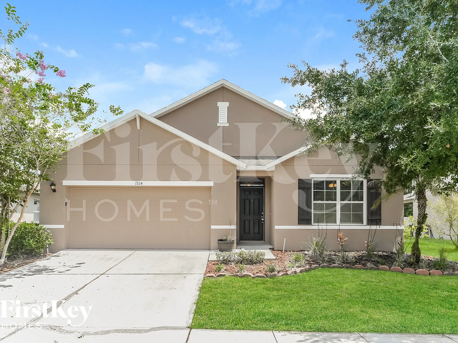 4 bed, 2.0 bath, 1851 sqft, $2,130 — Photo 1