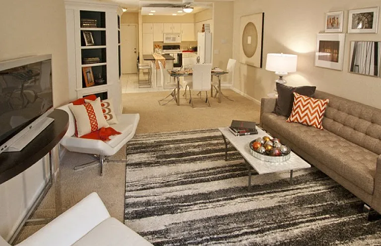 Embassy Park Apartments — Photo 14