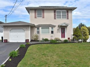 33 Matice Pl, Ronkonkoma, NY 11779