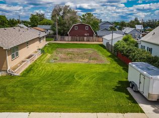 418 10th Ave W, Williston, ND 58801