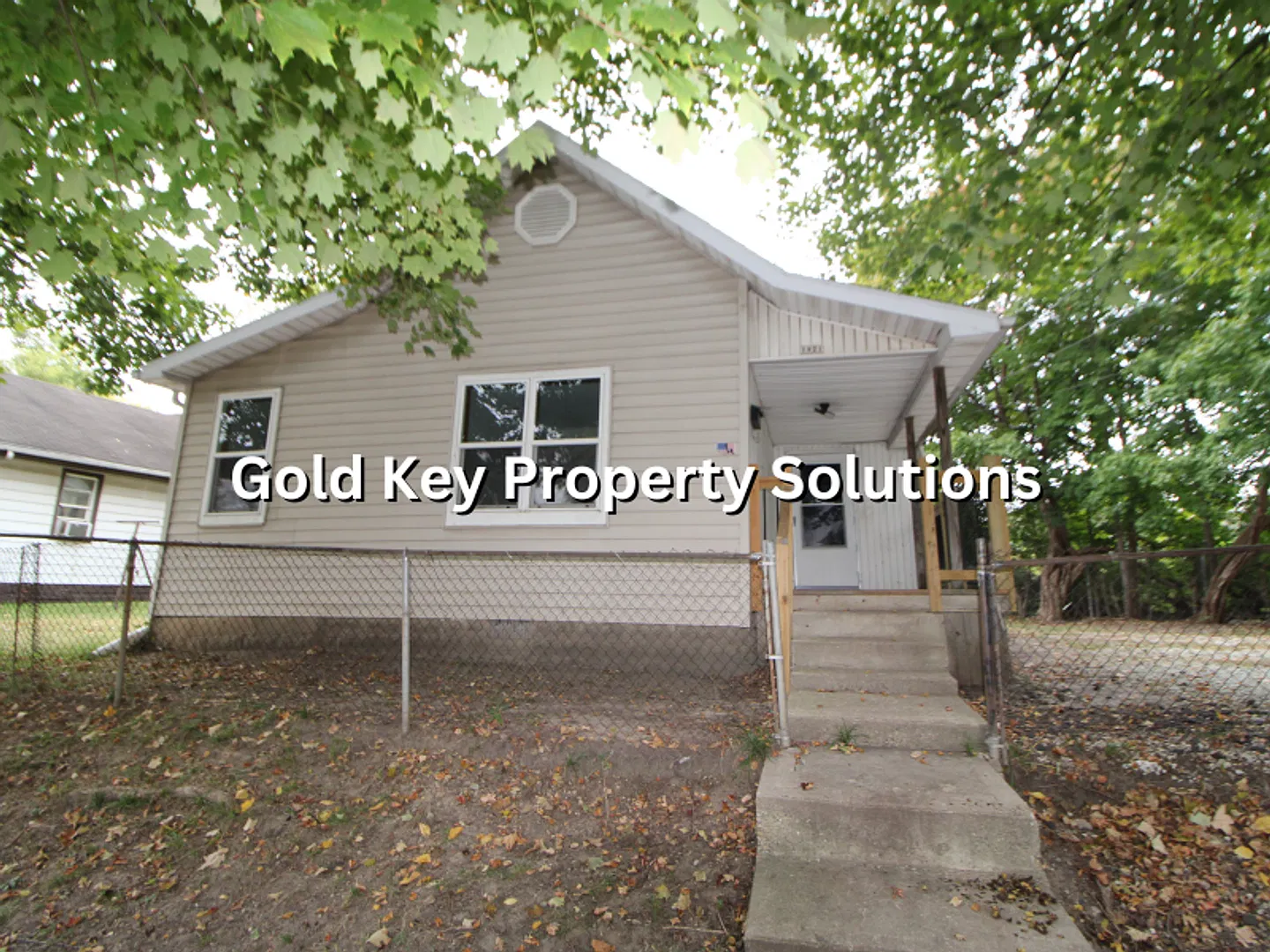 Spacious 3 Br 1 Ba House With Central Air (No Section 8) — Photo 2