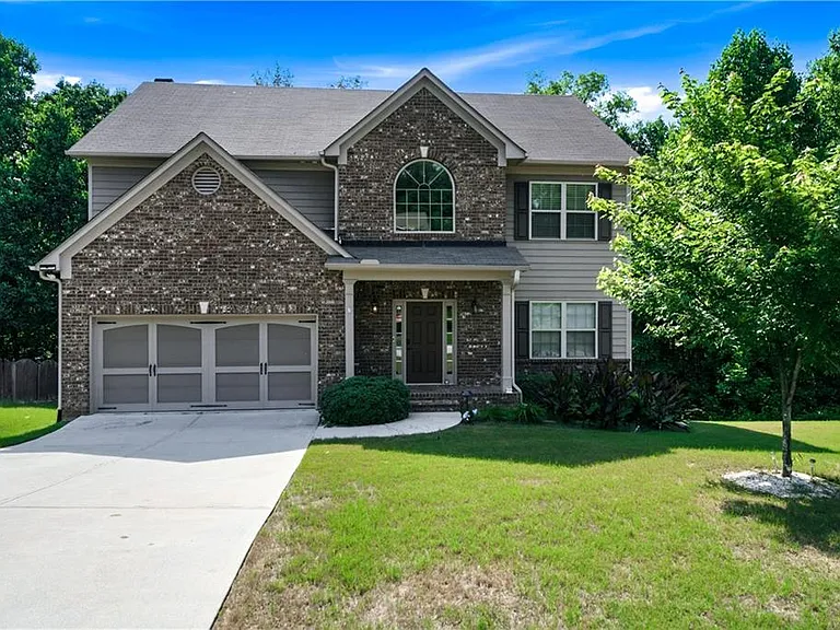 1268 Mitford Ln — Photo 2