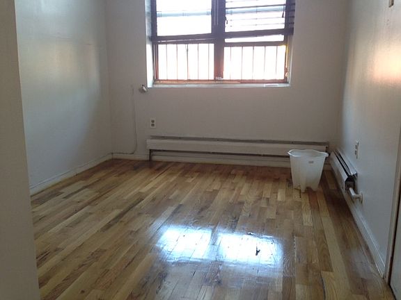 4th image of 268 Boerum St APT 1R