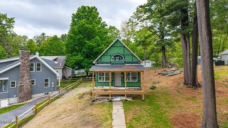 3rd image of 81 McGillis Avenue
