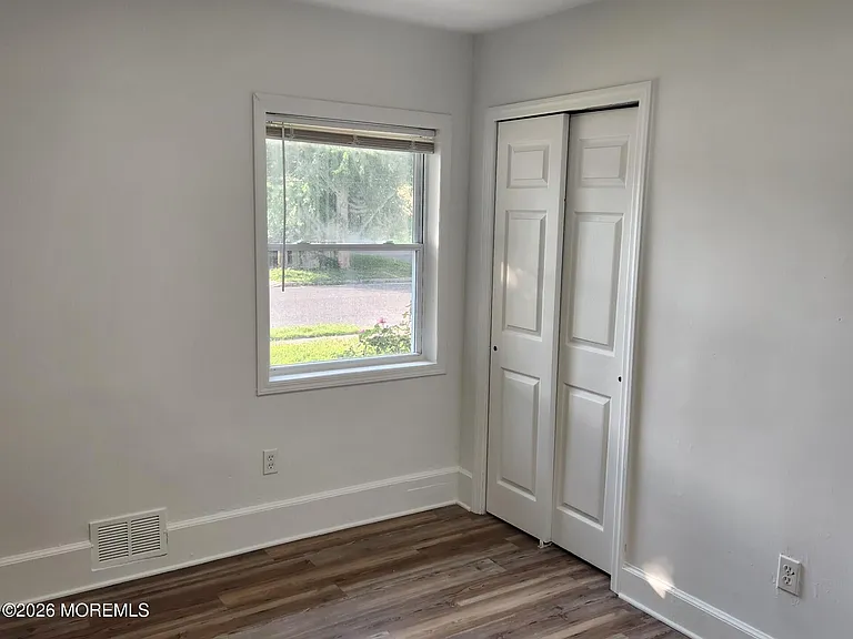 175 W Sylvania Ave — Photo 9