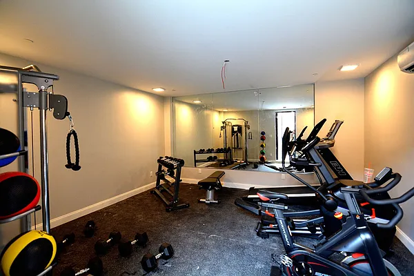 Rented by Hagstrom Management Inc | media 25