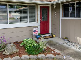 705 NW Dory Dr, Oak Harbor, WA 98277