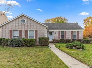 34397 Parkdale Ct, Livonia, MI 48150