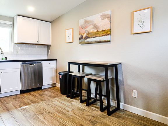4th image of 342 N Westwood #2