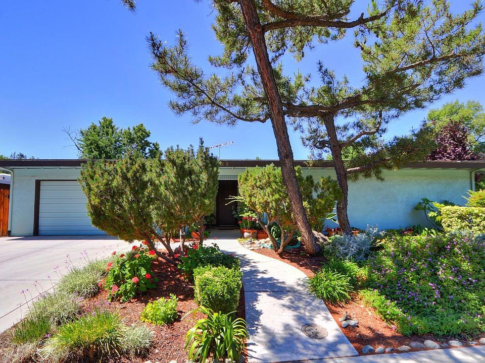 1st image of 422 Jardin Pl