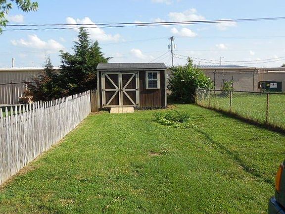 3rd image of 219 Longview Dr