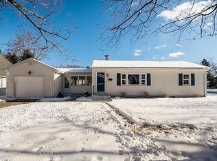 15 Pinelawn Rd, Longmeadow, MA 01106