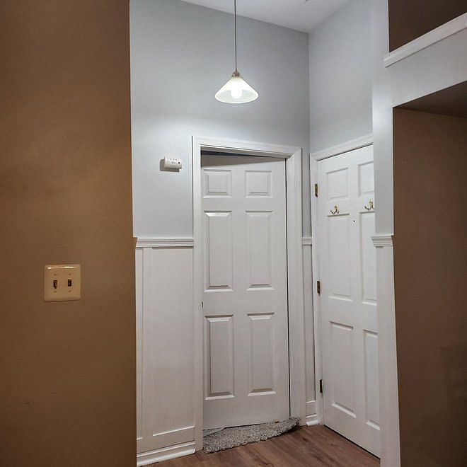 Entrance Foyer with soaring ceilings