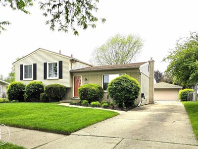 11929 Canterbury Dr, Sterling Heights, MI, 48312