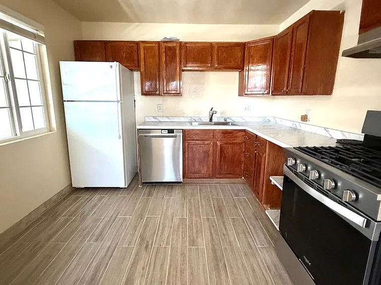 6614 Tamarisk Ave — Photo 8
