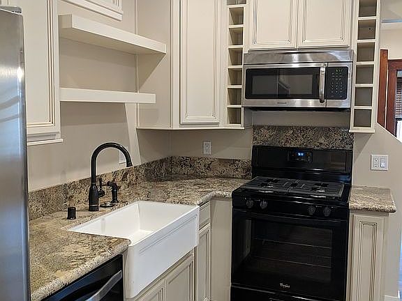5th image of 2438 Island Ave