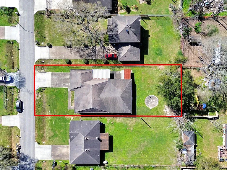 8105 Lanham Ln — Photo 35