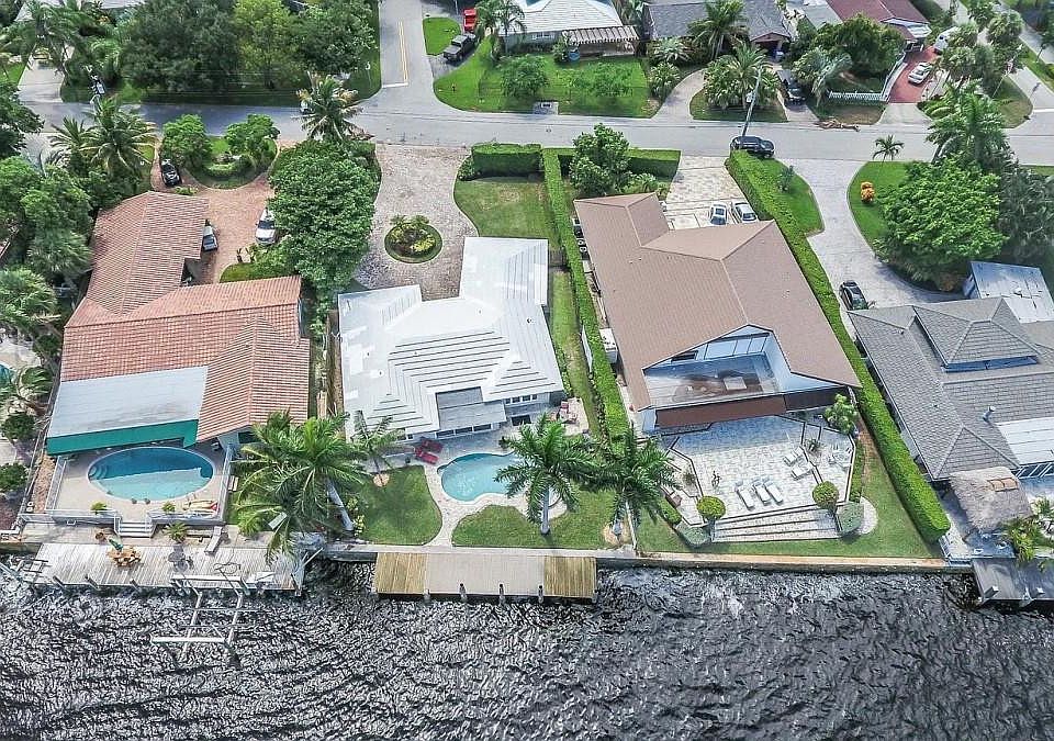 1st image of 412 SE 28th Avenue