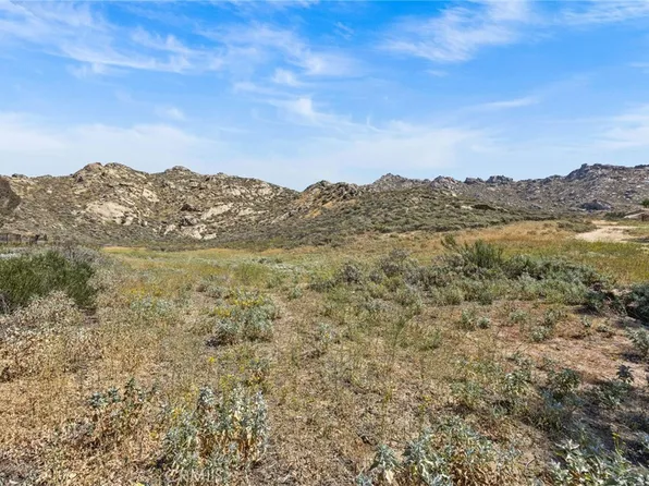 2001 Mount Vernon Ave, Riverside, CA 92507