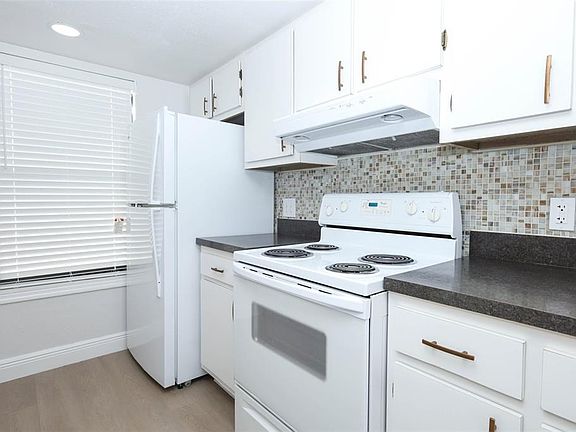 2nd image of 4029 Henley Rd #1705