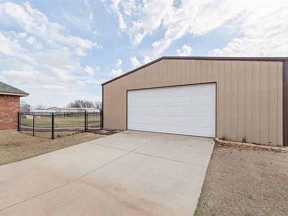 4th image of 1928 SW 9th St