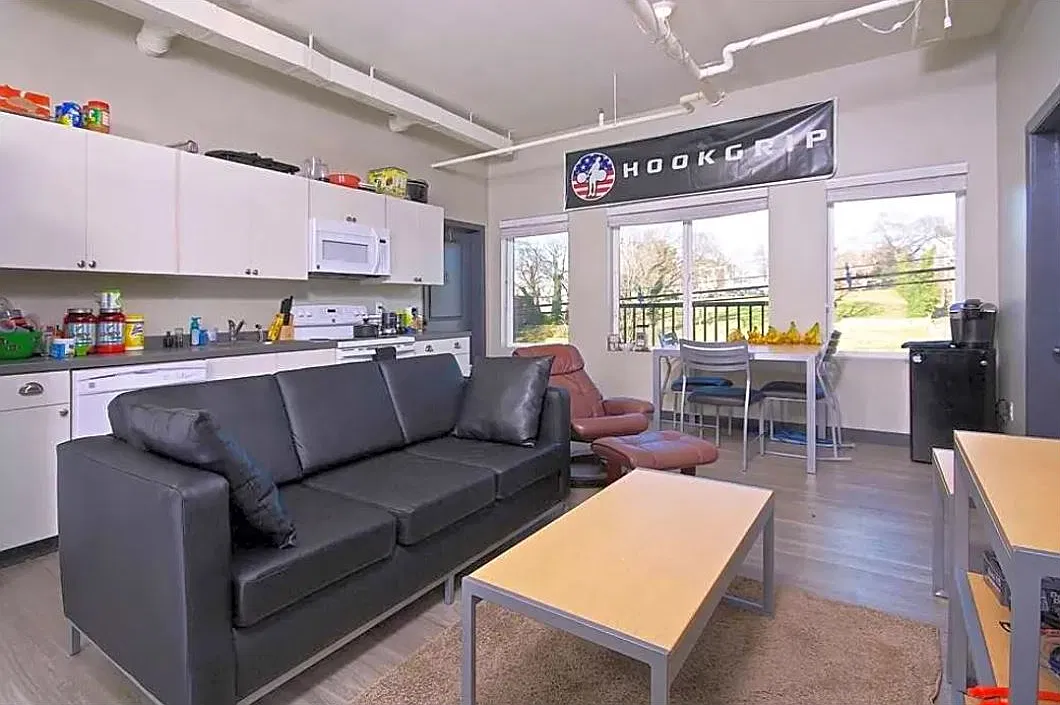 324 Vine Street — Photo 3