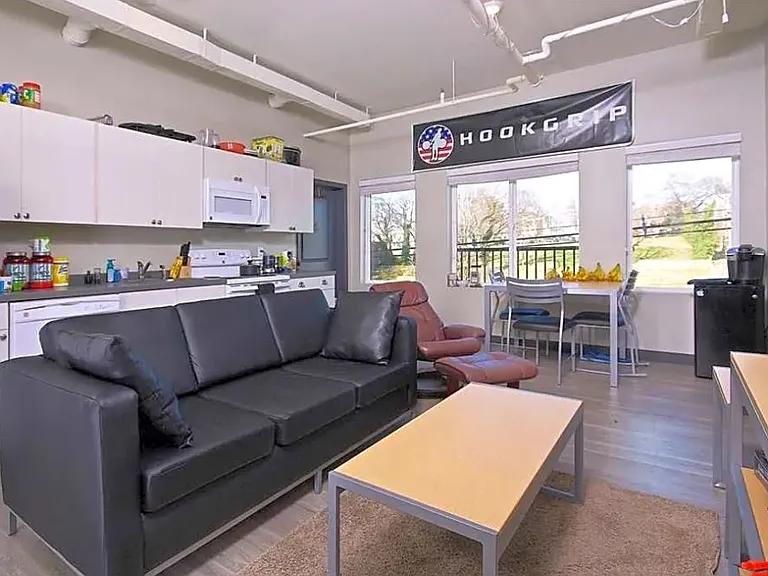 324 Vine St #8A — Photo 8