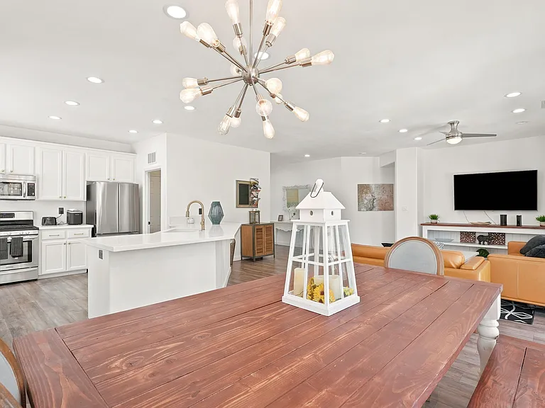 11505 Equinox Ave — Photo 15