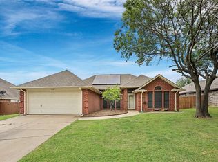 1229 Downwood Dr, Burleson, TX 76028