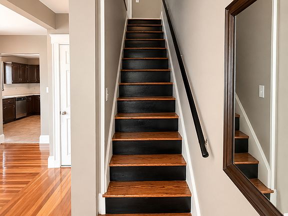 5th image of 173 River St #173