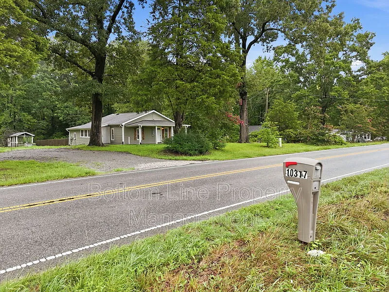 2 bed, 1.0 bath, 1100 sqft, $1,825 — Photo 3