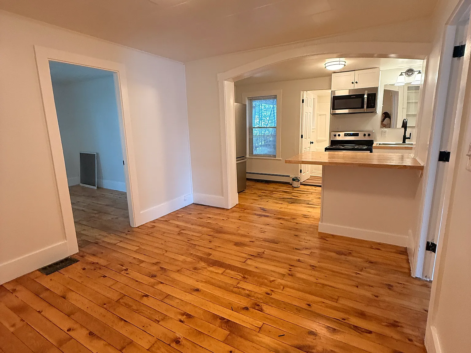 2 bed, $1,950 — Photo 2