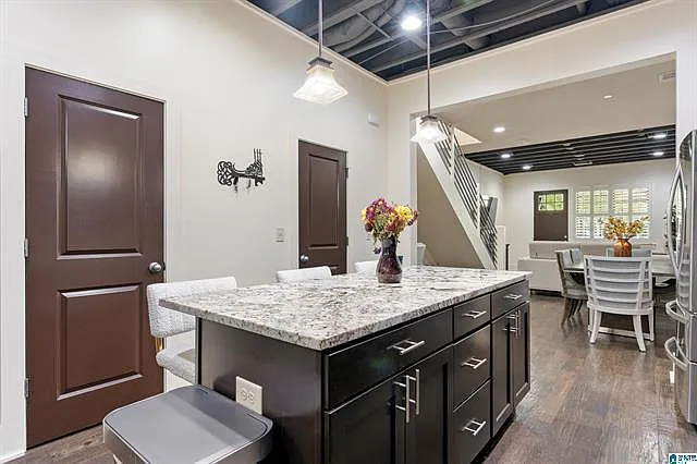 2 bed, 2.5 bath, 1486 sqft, $2,250 — Photo 4