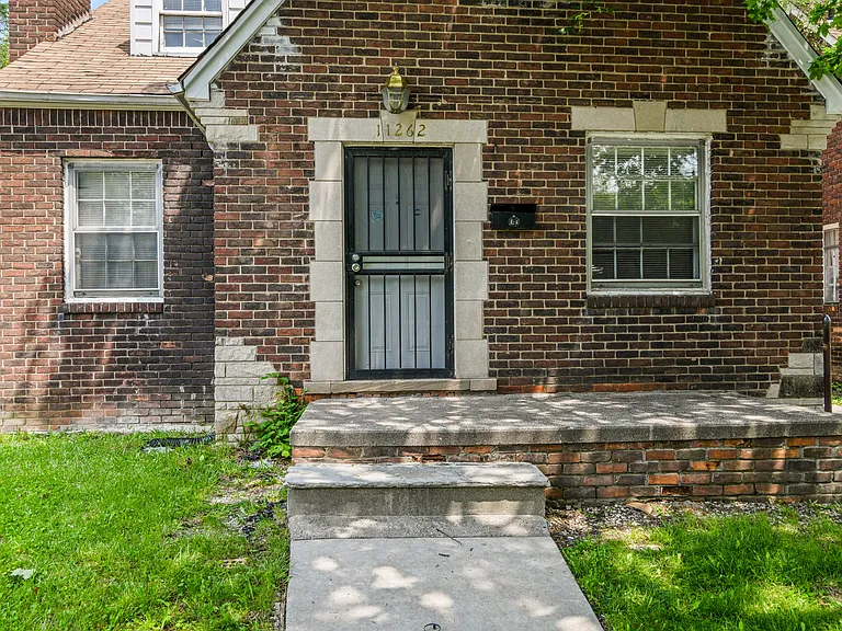 11262 Courville St — Photo 2