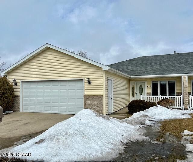 1st image of 416 Crestwood Ct SE