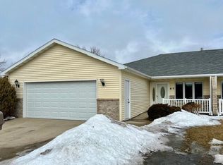 416 Crestwood Ct SE, East Grand Forks, MN 56721