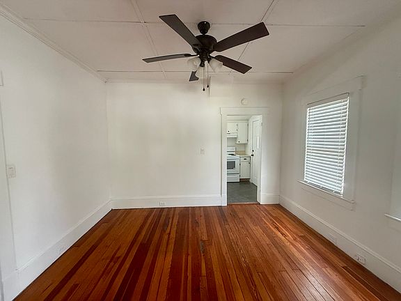 3rd image of 305 Page Ct