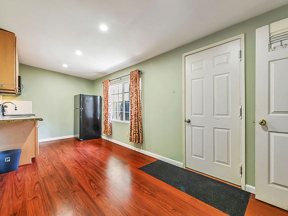 4th image of 2188 San Antonio Pl