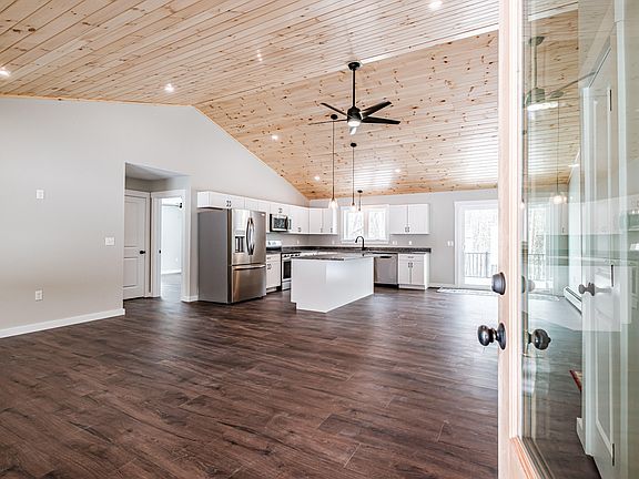 4th image of 35 Farms Edge