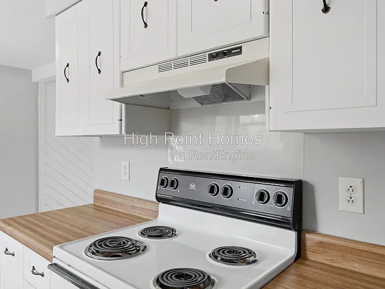 90 Park St #109 — Photo 17