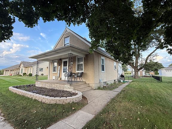 2nd image of 223 N Peru Ave