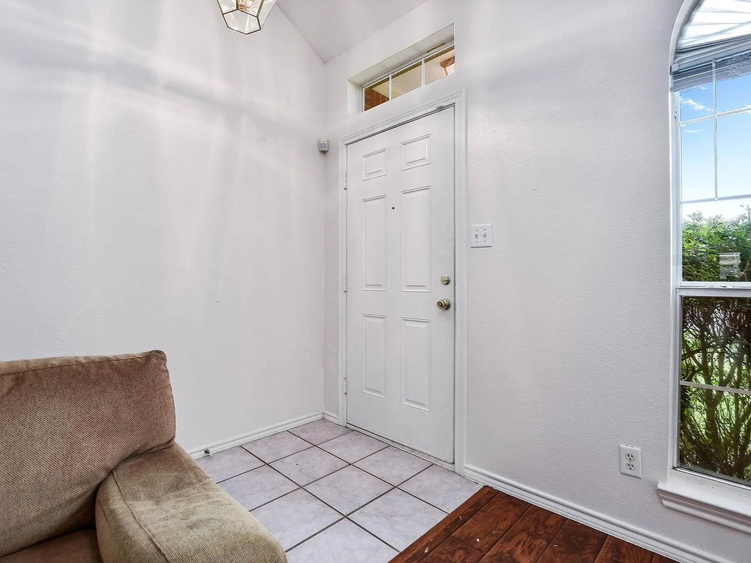 3 bed, 1509 sqft, $2,200 — Photo 3