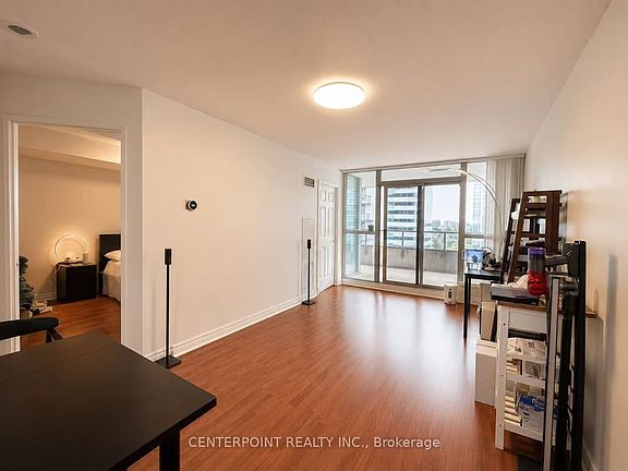 5th image of 23 Hollywood Ave #2001