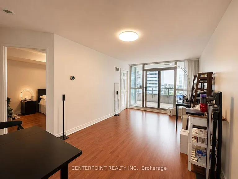 23 Hollywood Ave #2001 — Photo 5