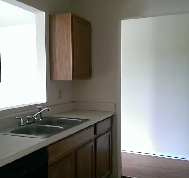 Chisholm Way Apartments — Photo 4