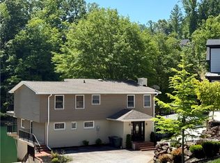 1200 Loran Pointe Cir, Seneca, SC 29672