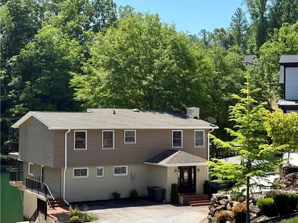 1200 Loran Pointe Cir, Seneca, SC 29672